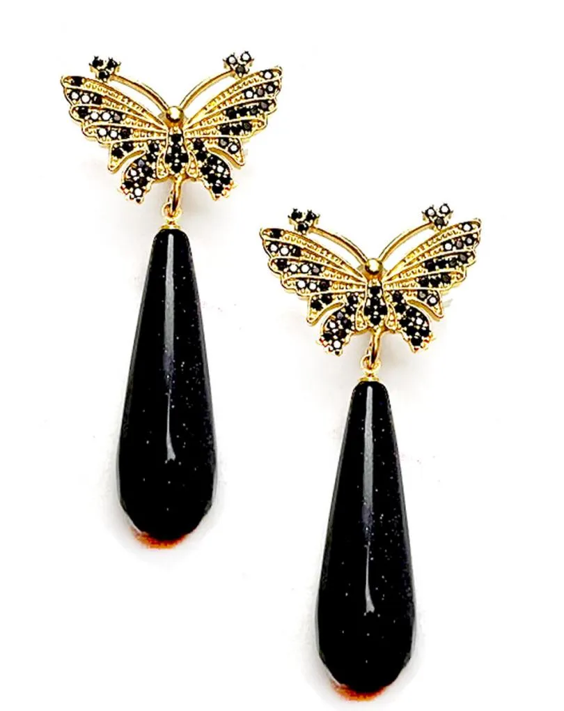 PENDIENTES NEGROS BRILLANTES LARGOS CON MARIPOSA BAÑADA EN ORO