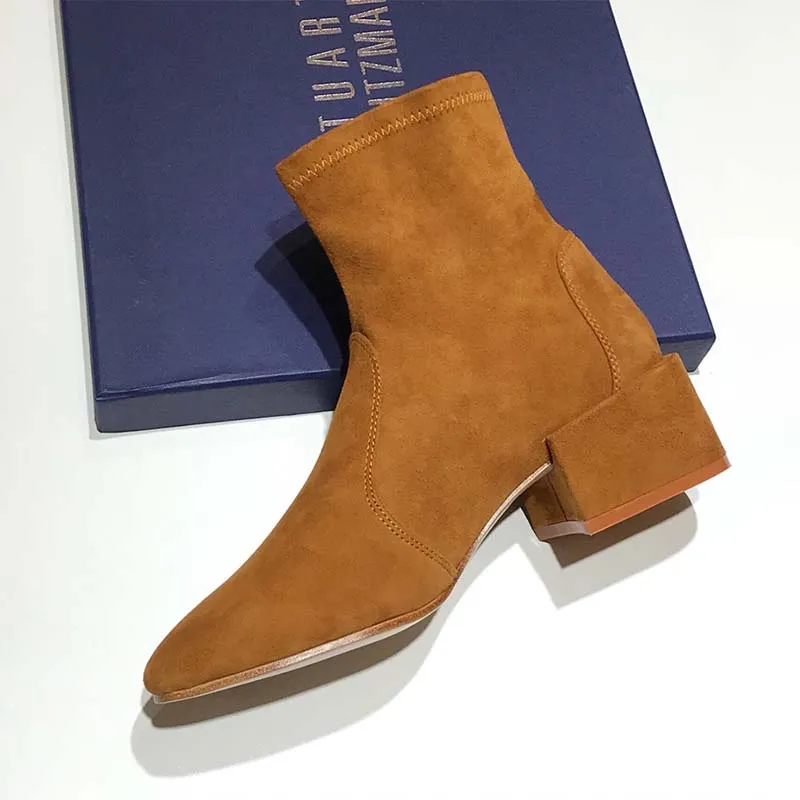 STUART WEITZMAN ZAPATOS DE MUJER THE ACCORDION BOOTIE TACóN DE 40 MMMARRóN